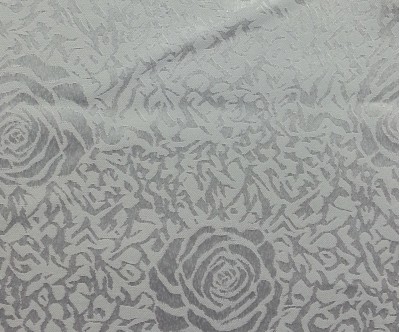 TB-FDN  提花桌布  枱布 100％滌  散花牡丹-純白  花瓣紋 側面照